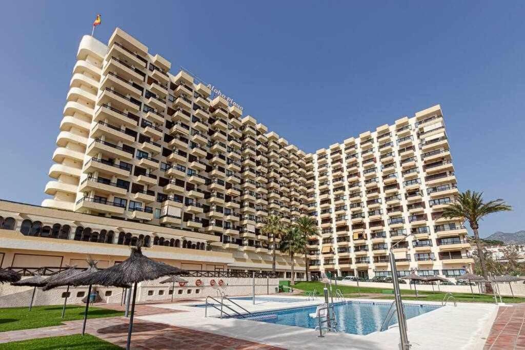 797 Holiday Rentals- Apartamento En Aloha Playa Frente Al Mar Бенальмадена Екстер'єр фото