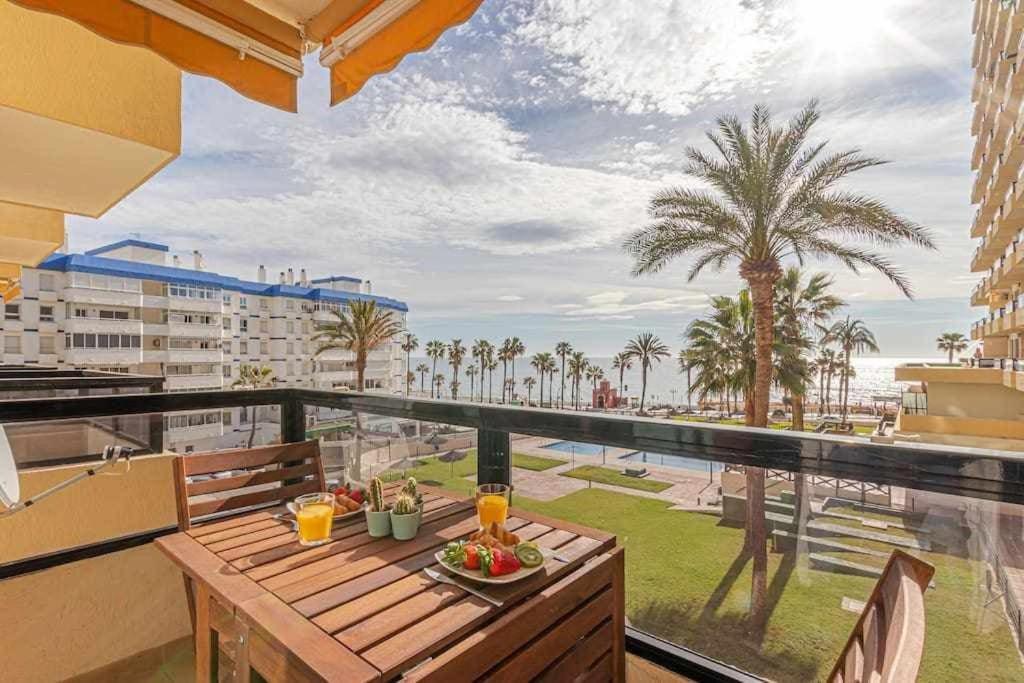 797 Holiday Rentals- Apartamento En Aloha Playa Frente Al Mar Бенальмадена Екстер'єр фото